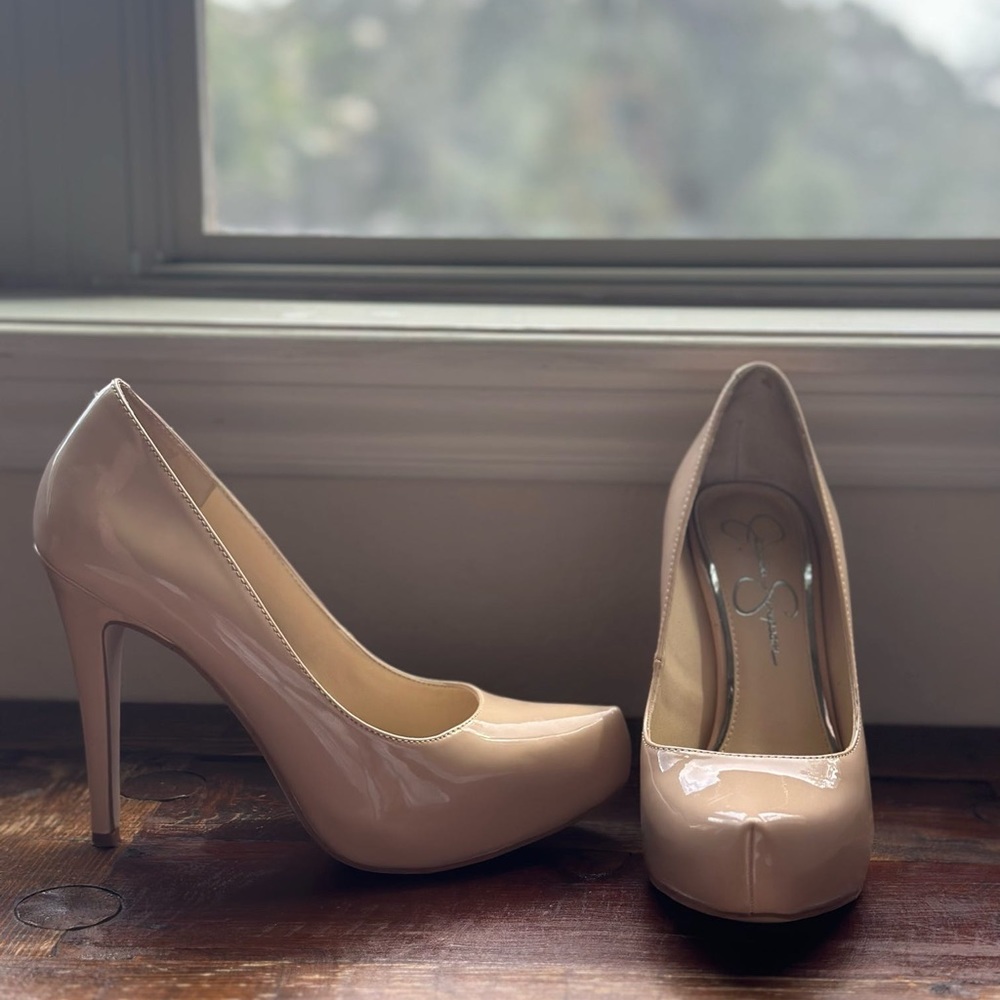 Jessica Simpson nude platform heels Size 8